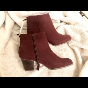 Deep burgundy Old Navy boots NWT never worn